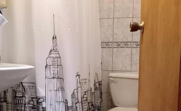 baño en primer piso para visitas