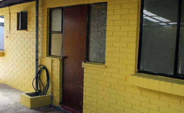 Toma opuesta, vista a entrada a cocina