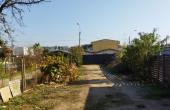 Gran Patio Trasero con acceso a Pasaje  